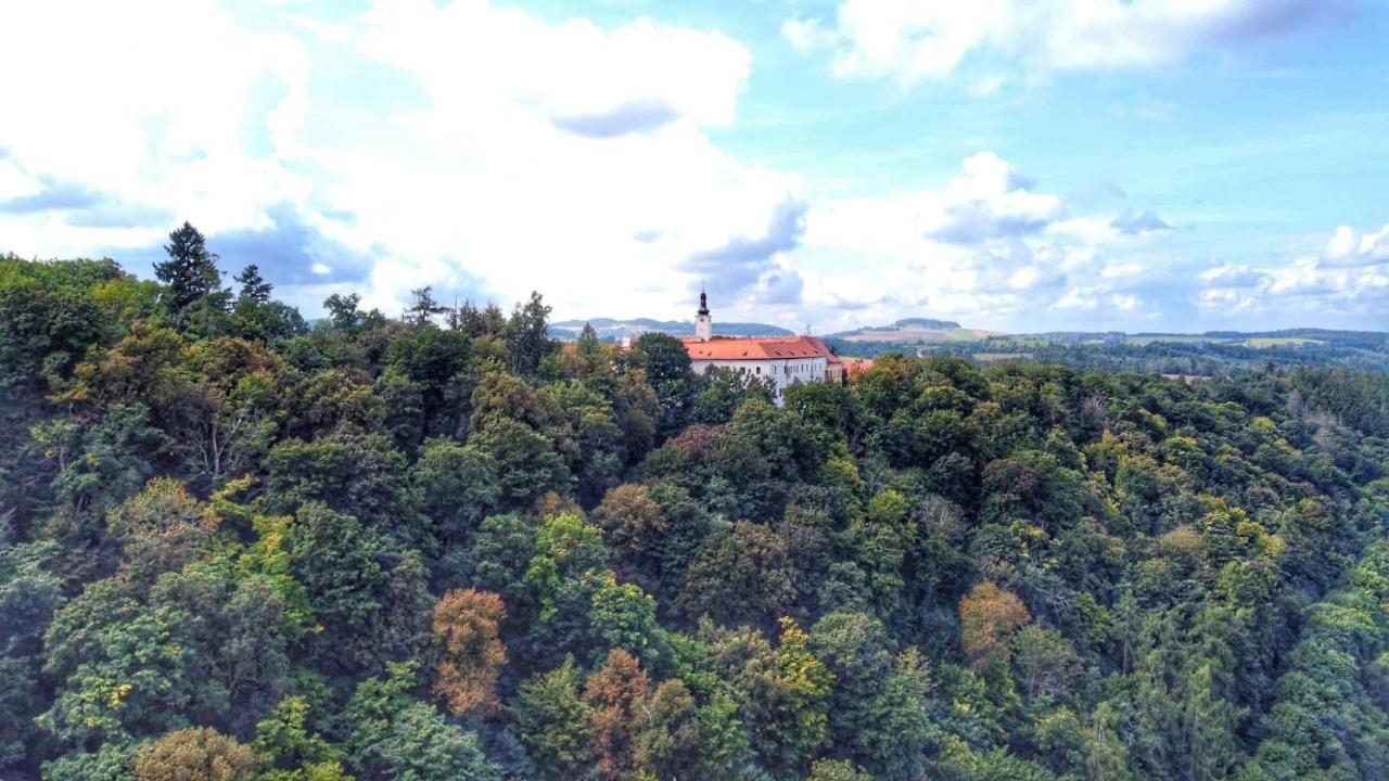 Sazava River Apartment Chocerady ภายนอก รูปภาพ